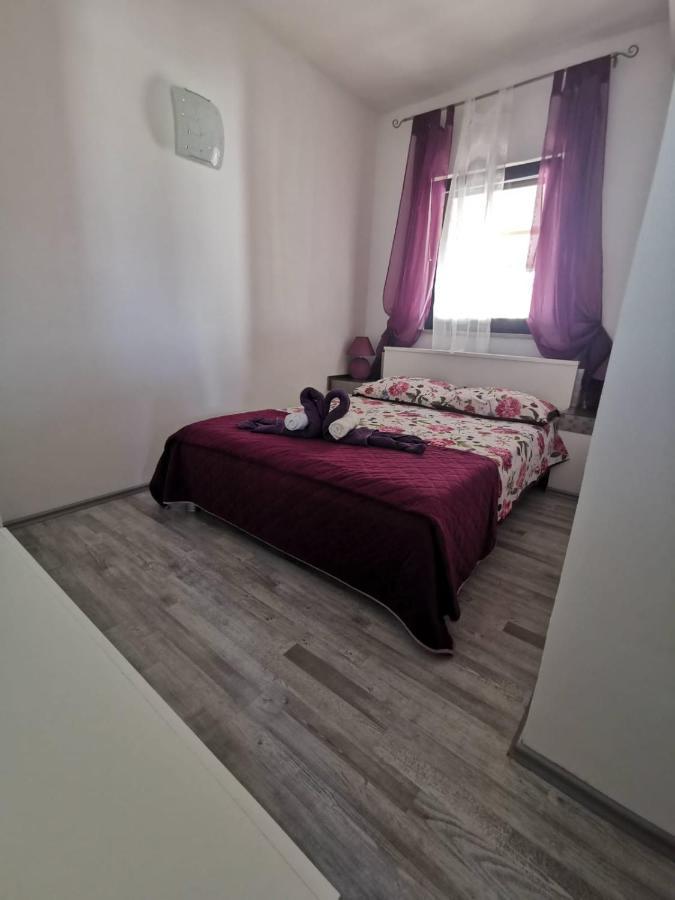 Apartmani Tajana Sukošan Zewnętrze zdjęcie