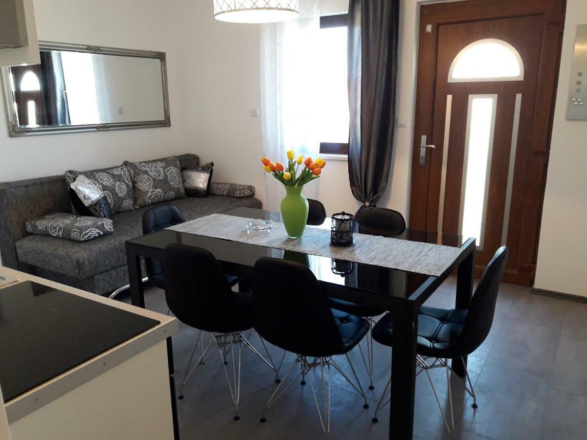 Apartmani Tajana Sukošan Zewnętrze zdjęcie
