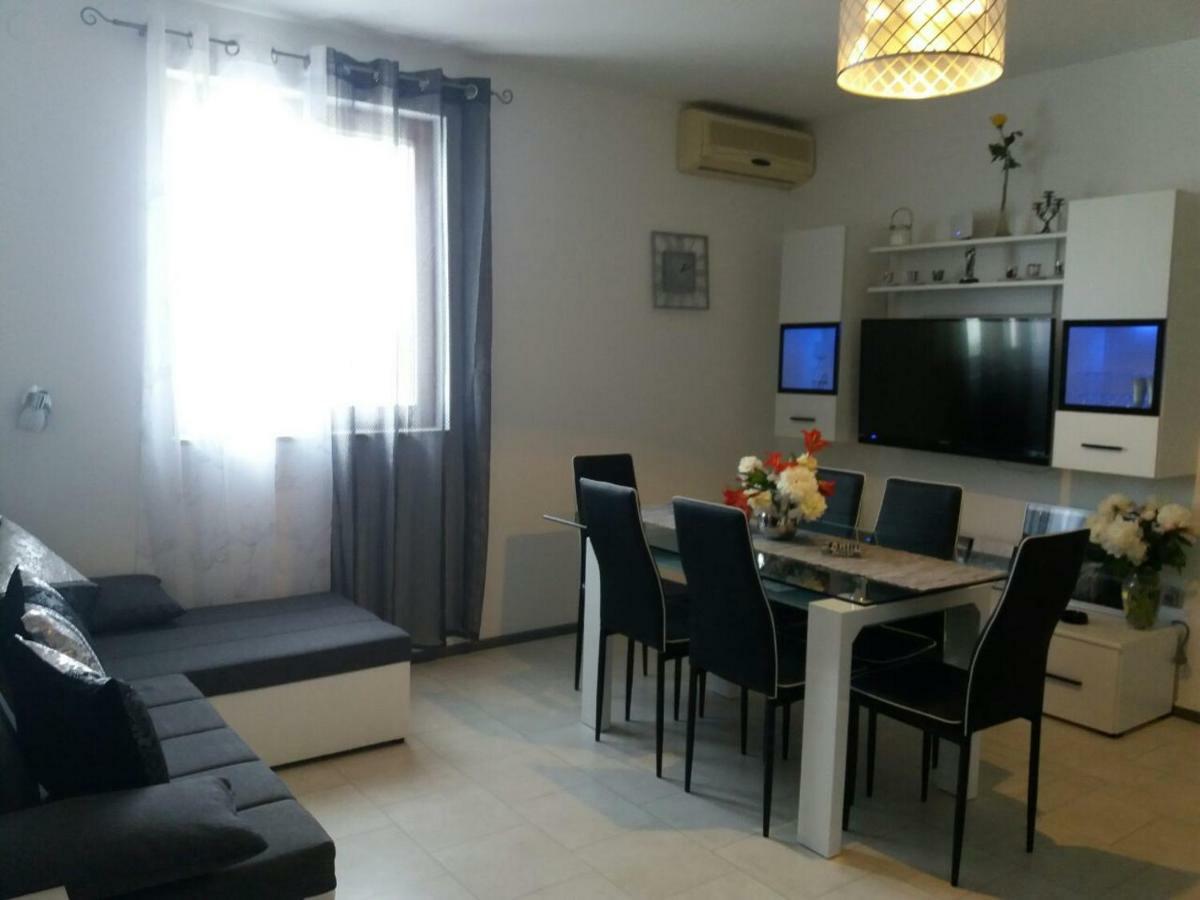 Apartmani Tajana Sukošan Zewnętrze zdjęcie